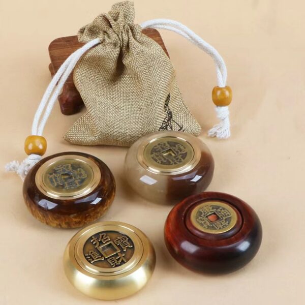 Twist sandalwood with fingertips - Fortune, love, health, purification of energy