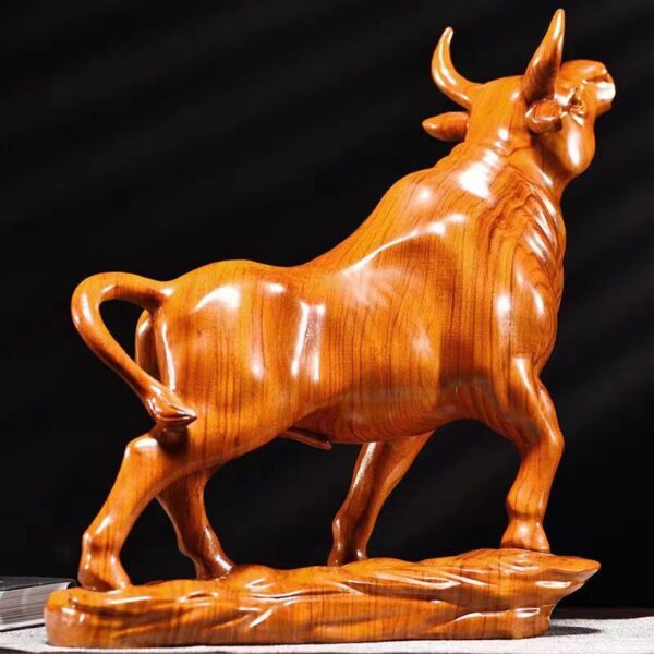 Sandalwood and rosewood raised rich cow -- Town house prosperous family, help career and wealth