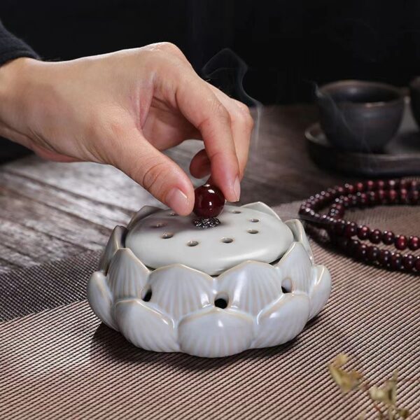 Lotus incense burner Aromatherapy furnace calm the mind, purify the air and help health - Image 4