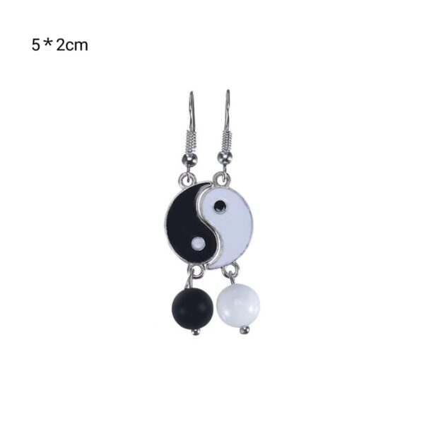 Tai Chi black and white Yin and Yang earrings -- Balance the energy, purify the mind, healthy family happiness, luck accompanied