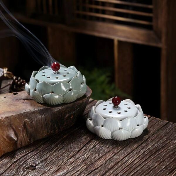 Lotus incense burner Aromatherapy furnace calm the mind, purify the air and help health