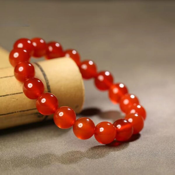 Red agate bead bracelet - spiritual jewelry to enhance self-confidence and emotional balance