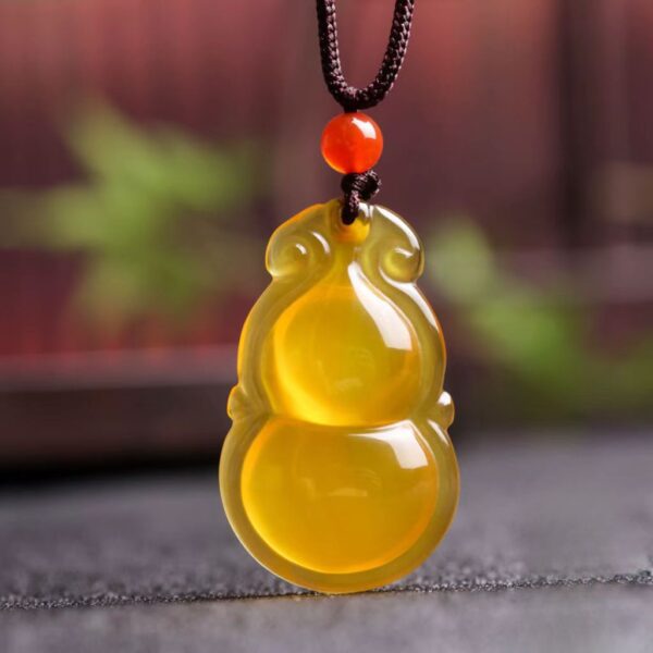 Topaz gourd pendant - symbol of peace and good luck - Image 3