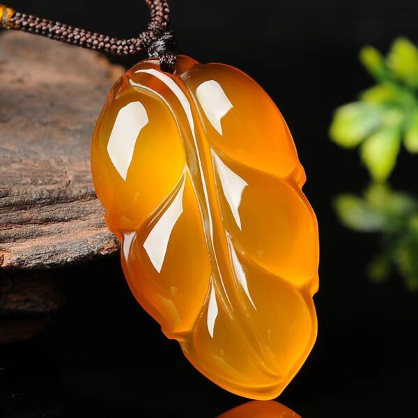 Natural topaz pendant - Confidence and wealth gathering - Image 2