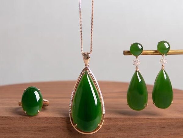 Natural Emerald Water Drop Pendant - Enhances temperament and promotes healthy energy guarding