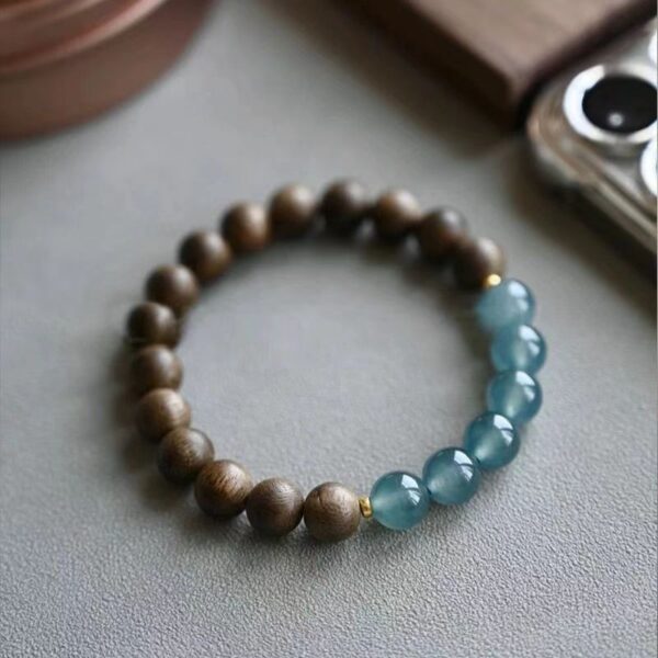 Natural blue crystal Agarwood Bracelet - Energy guardian of meditation and wisdom - Image 2